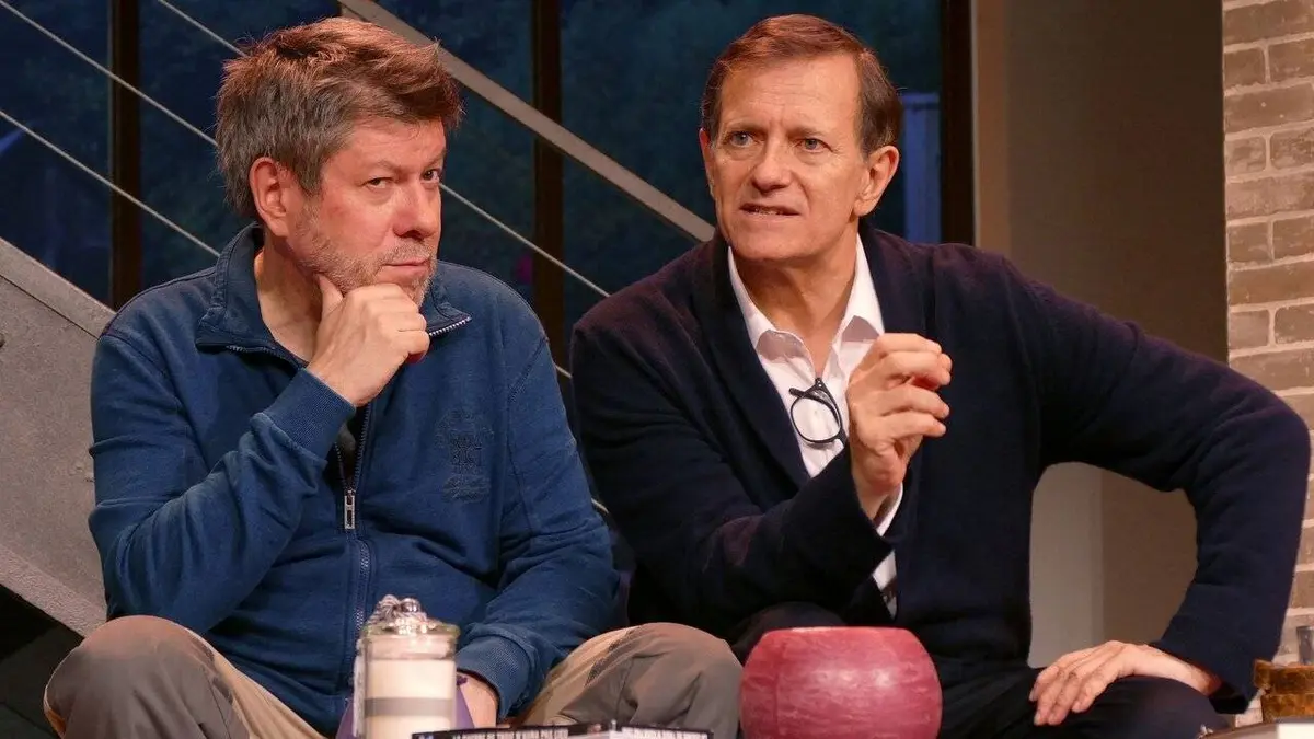 Casting A droite, à gauche