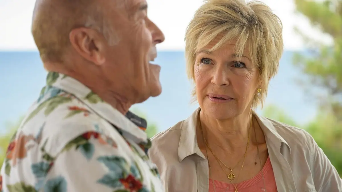 Camping Paradis S16E03 Grains de sable au Paradis