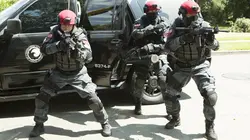 Colony S01E08 Haute trahison