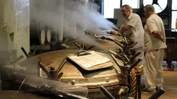 Comment ça marche ? Road Rollers, Canned Bread & Vertu Phones