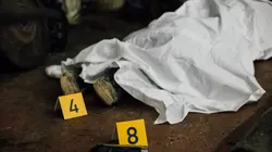 Crimes S01E01 A Paris