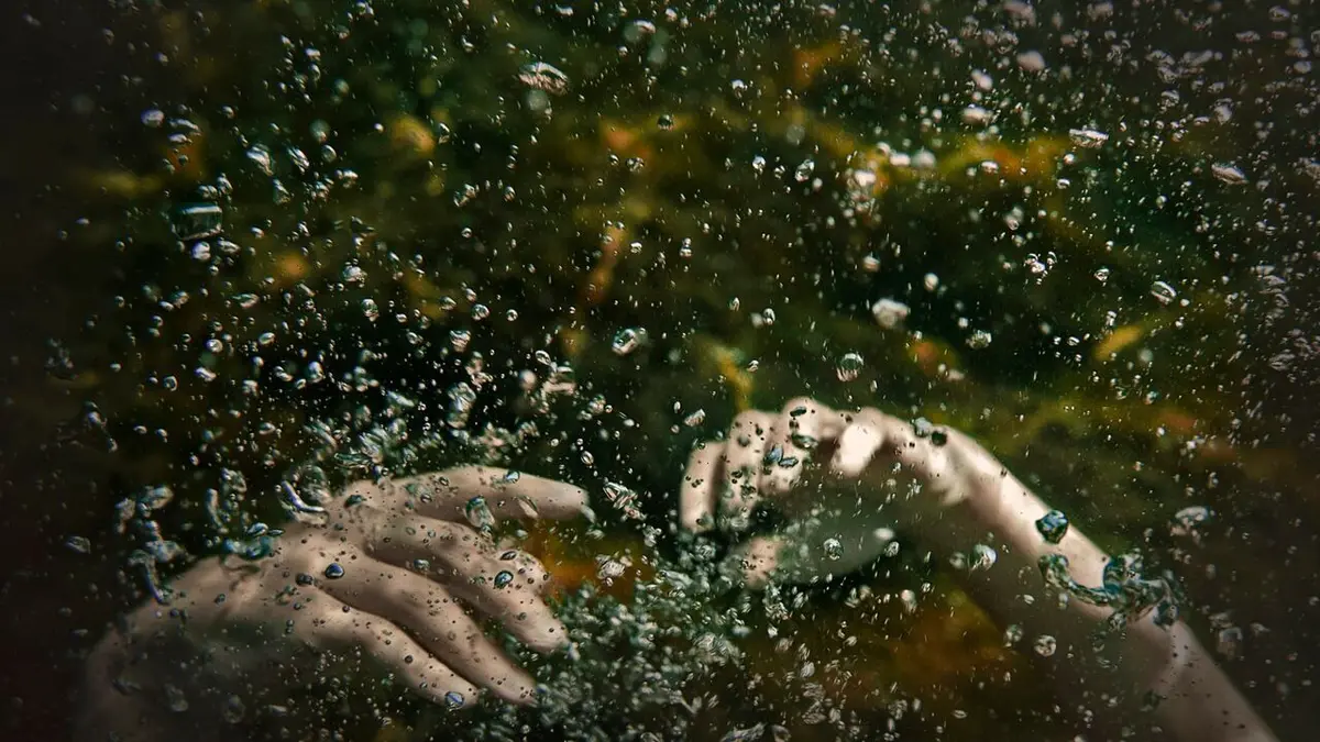 Casting Dark Waters : les rivages de la mort