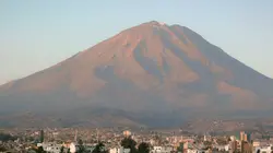 Des volcans et des hommes