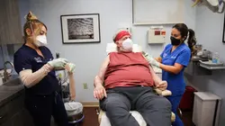 Casting Dr Pimple Popper Sur tout le corps