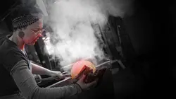 En verre et contre tous Double intention