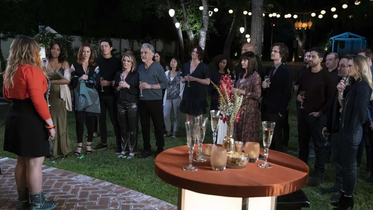 Esprits criminels S13E19 Sur le fil du rasoir