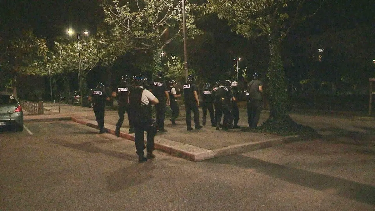 Casting Flagrant délit Immersion dans les forces de sécurité de Drancy 1