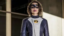 Flash S06E01 Le trou noir