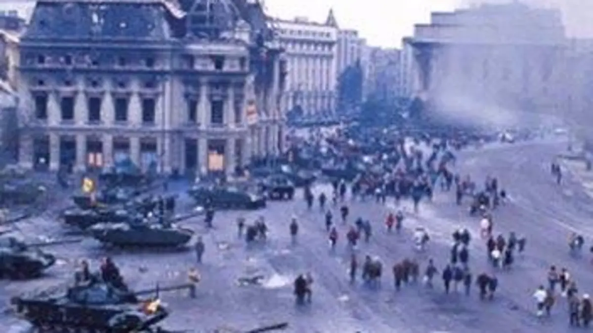 Casting Flashback E83 1977 The King is Dead