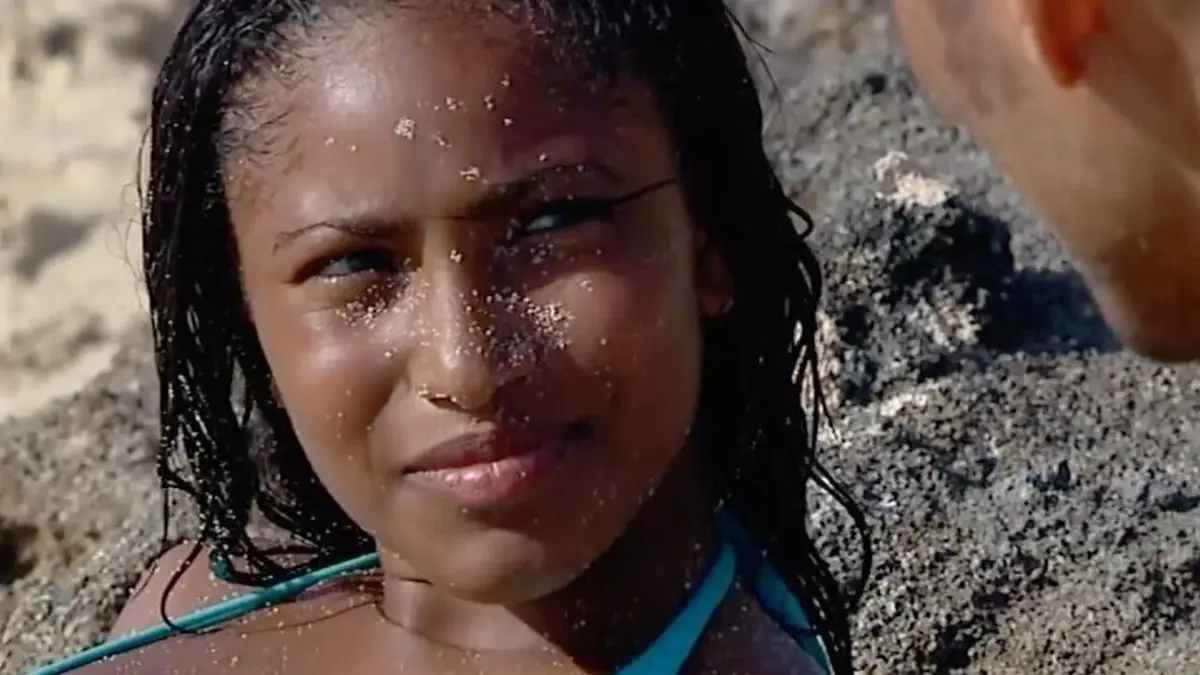 Foudre S01E17 Première nuit en streaming