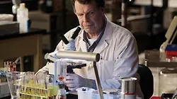 Fringe S01E12 Contrôle parental en streaming