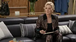 Hacks S03E01 Juste pour rire en streaming