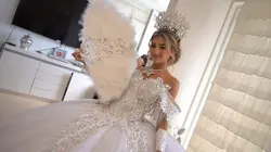 Incroyables mariages gitans Châteaux et princesses, ils se font un conte de fées