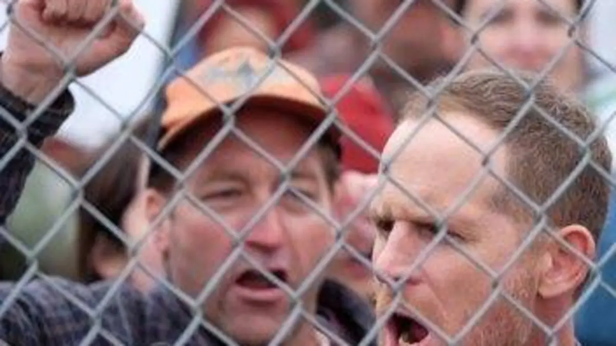 Casting Le siège S01E01