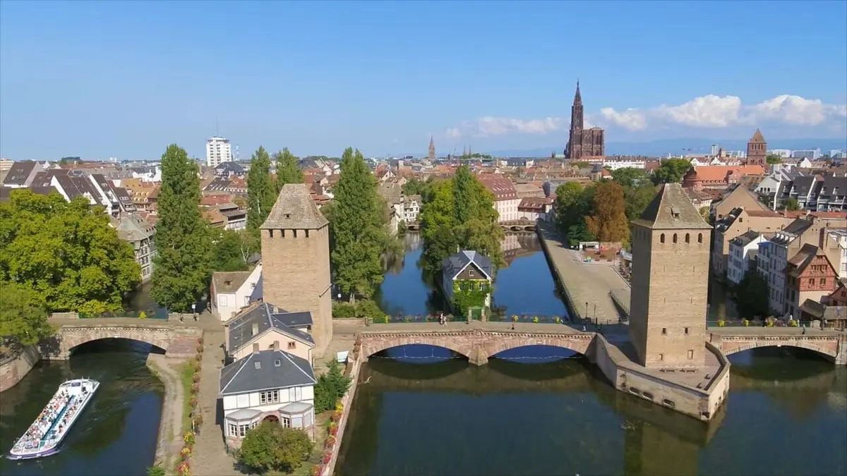 Les 100 lieux qu'il faut voir L'Alsace, de la plaine d'Alsace au massif