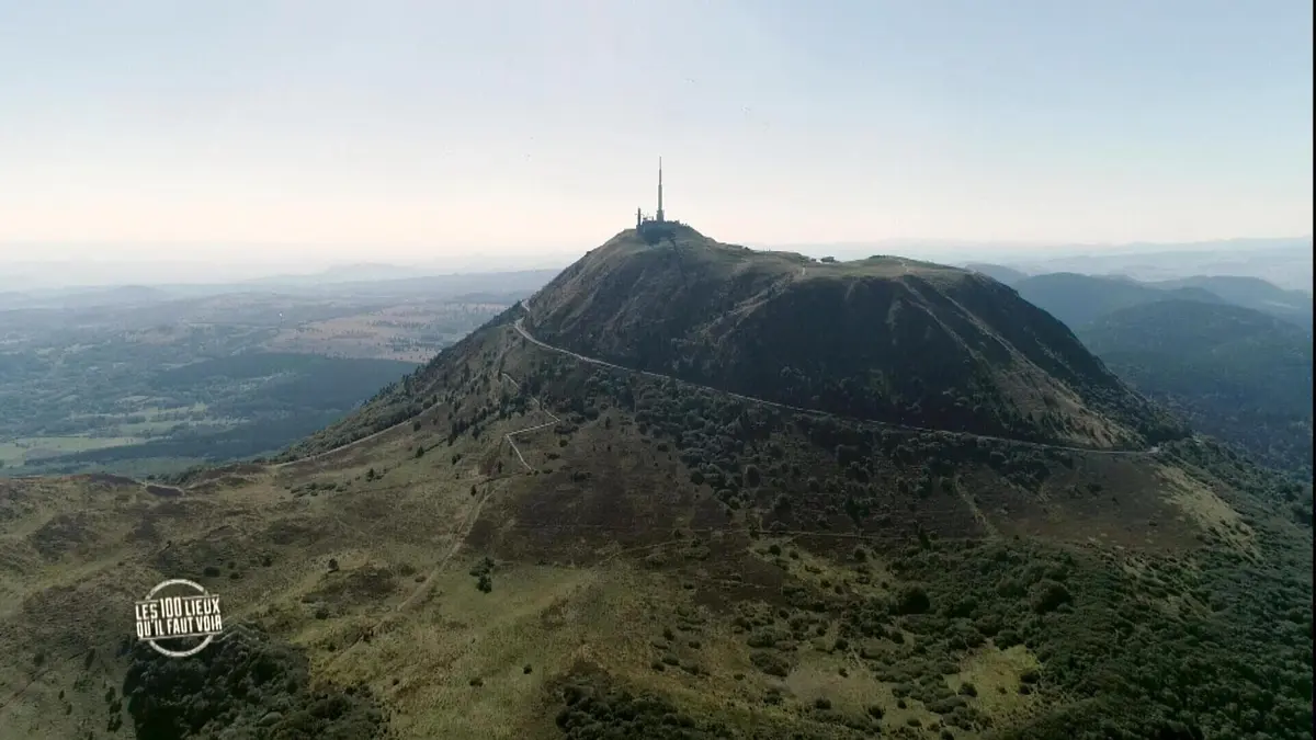 Les 100 lieux qu'il faut voir Le PuydeDôme, terre de volcans