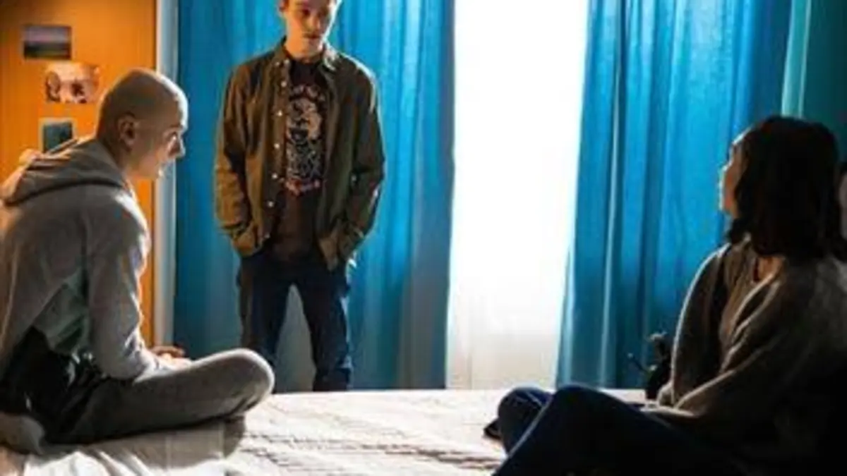 Les bracelets rouges S03E07