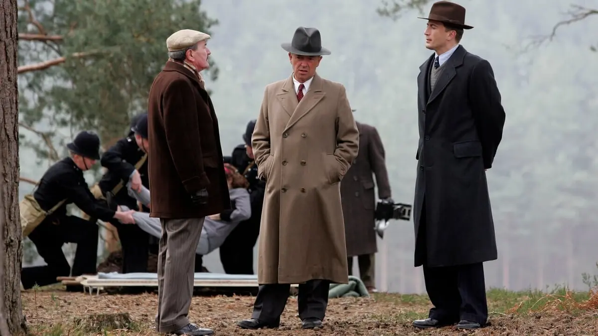 Les enquêtes de Foyle S04E01 Débarquement américain (Série) • Programme TV & Replay