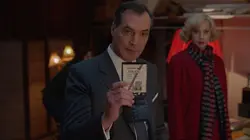 Les petits meurtres d'Agatha Christie S02E17 L'homme au complet marron