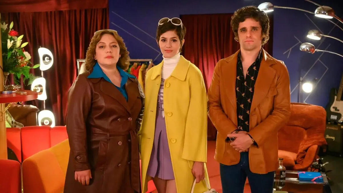 Les petits meurtres d'Agatha Christie S03E04 Mourir sur scène