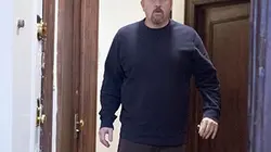 Louie *2010 S04E01 Back en streaming