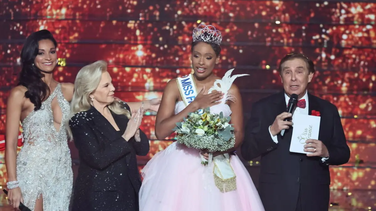 Miss France 2025 est Miss Martinique - Angélique Angarni-Filopon (vidéo)