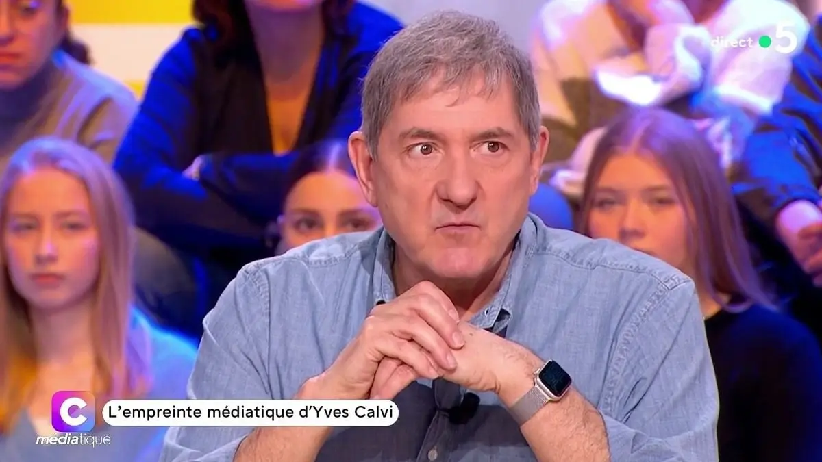 Yves Calvi vante les talents de Cyril Hanouna avant sa possible arrivée dans le groupe M6