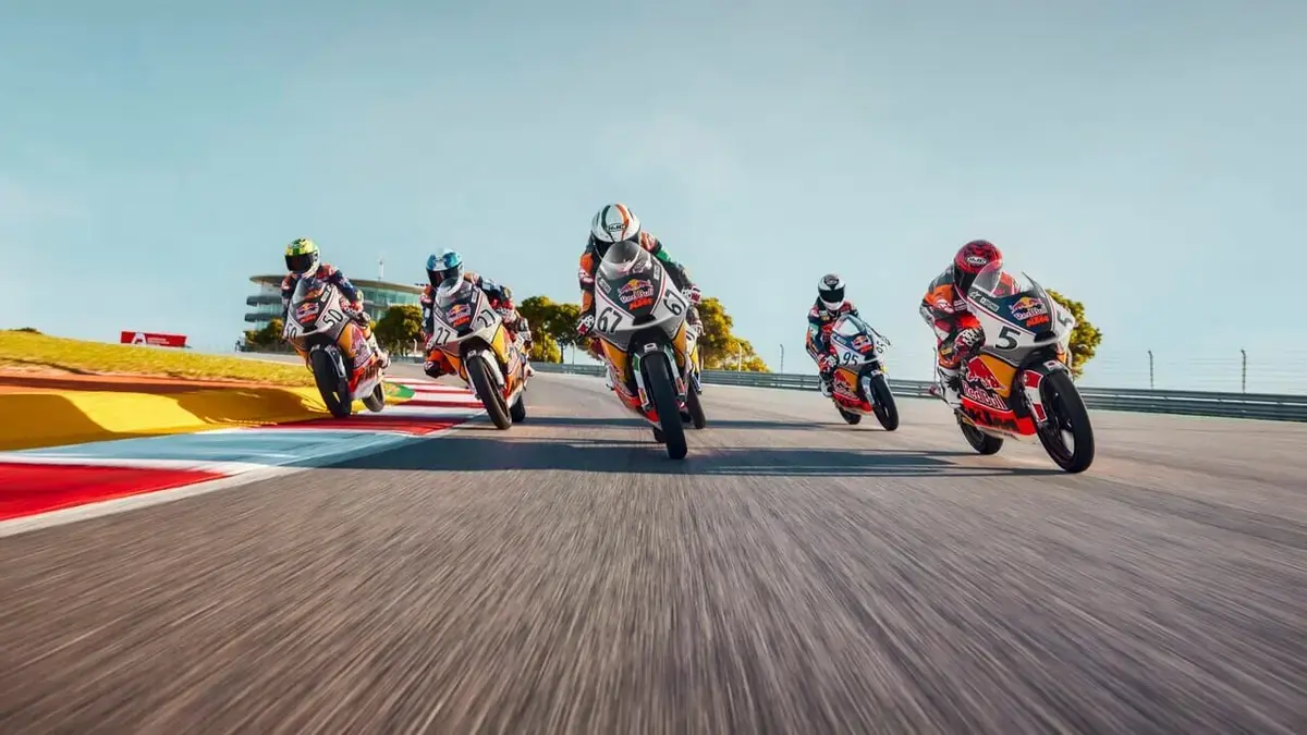 Born Racers, nés pour gagner : série documentaire sur les espoirs Moto de la Red Bull Rookies Cup