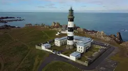 Sale temps pour la planète Bretagne : des îles qui résistent