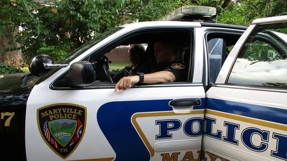 Casting Small Town Murder L'appel du devoir