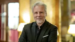 Sous couverture Francis Huster