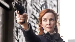 Timeless S02E07 Miss Sherlock Holmes