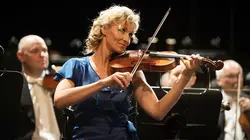 Tout le monde debout