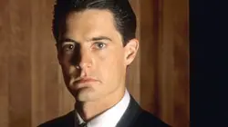 Twin Peaks S02E11 Masked Ball en streaming